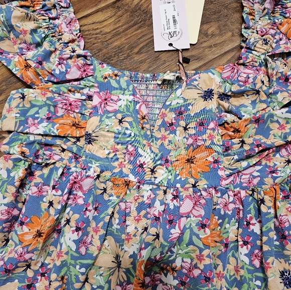 NWT Entro Peplum top sz L - Picture 3 of 5